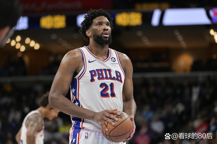 76人官方:恩比德左膝伤病管理将缺席今日比赛 76人官方:恩比德左膝伤病管理将缺席今日比赛